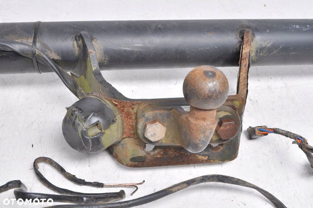 ISUZU D-MAX II HAK HOLOWNICZY 5-8676-0899-0 - 5