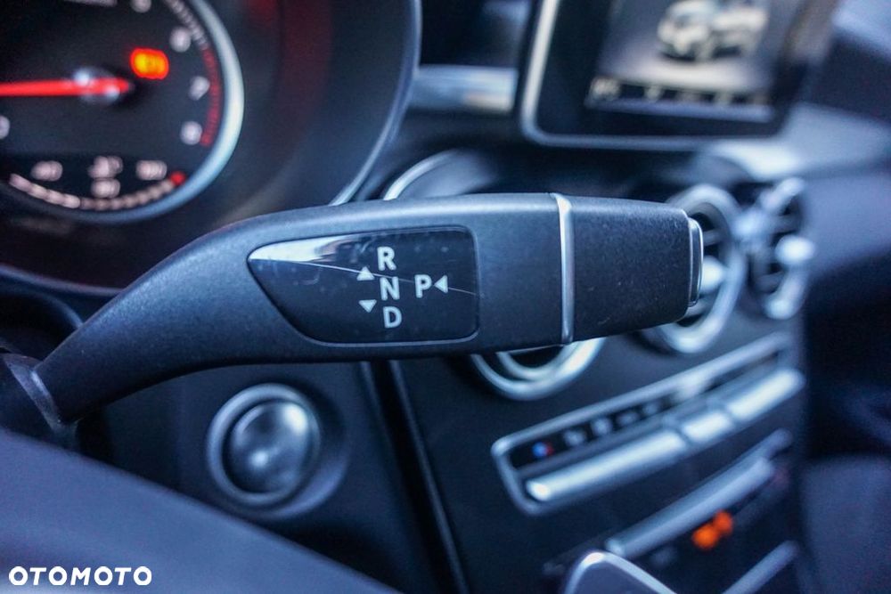 Mercedes-Benz GLC 250 4Matic 9G-TRONIC AMG Line - 17