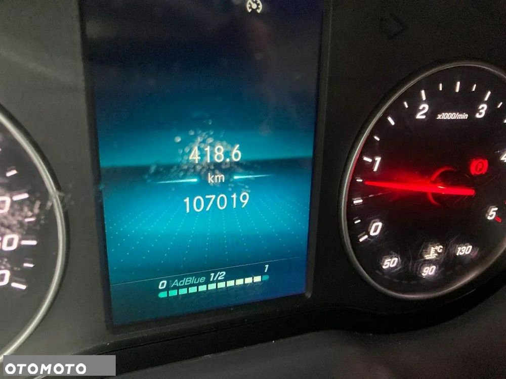 Mercedes-Benz Sprinter - 14