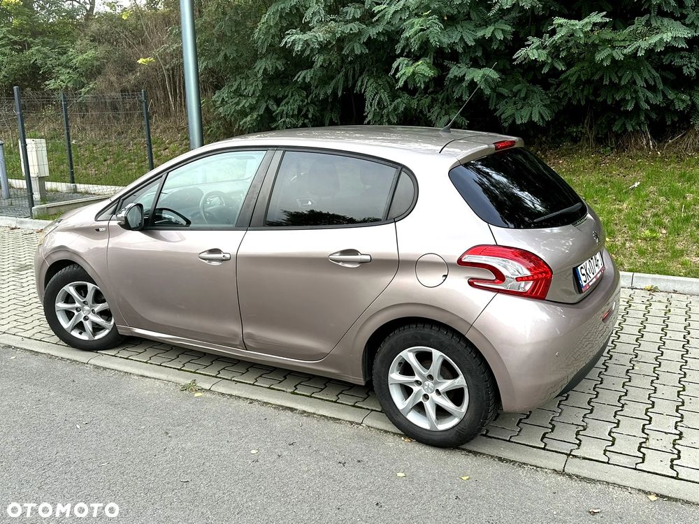 Peugeot 208 1.2 PureTech Style - 10
