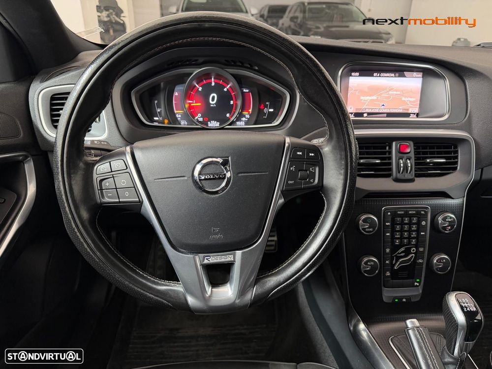 Volvo V40 2.0 D2 R-Design - 25