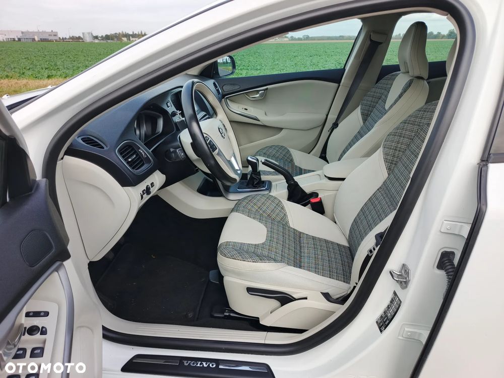 Volvo V40 - 22
