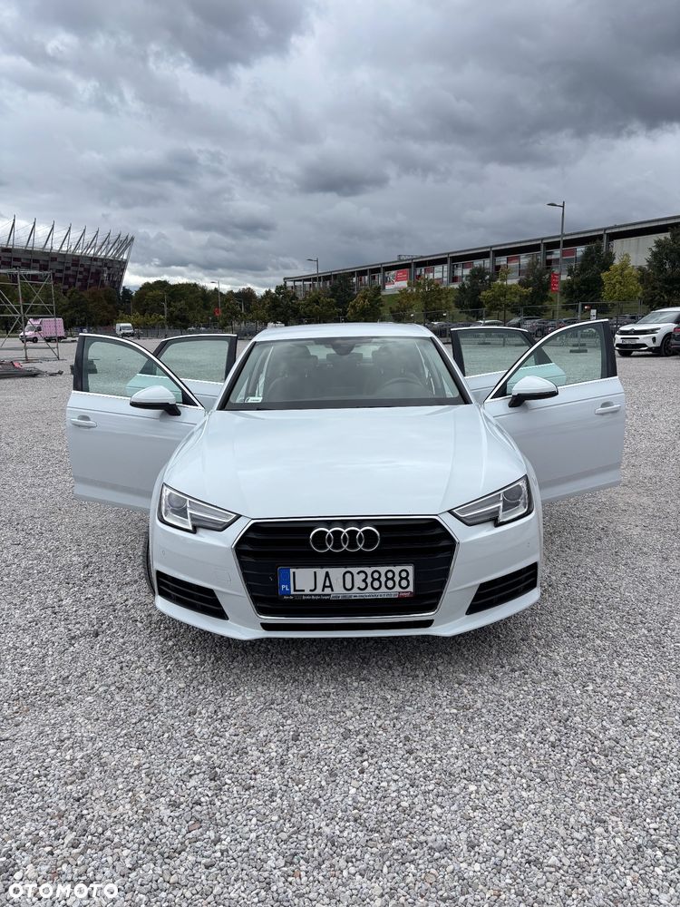Audi A4 Limousine - 8