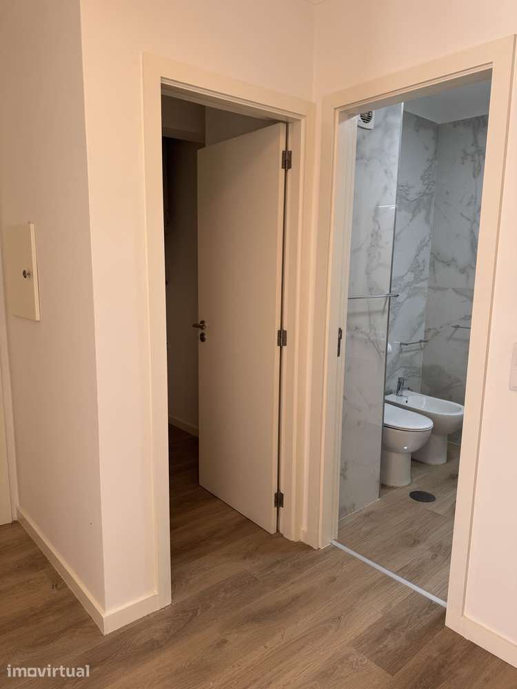 Quarto em Apartamento ao Polo Universitário Asprela Porto-Cicunvalação - Grande imagem: 3/8