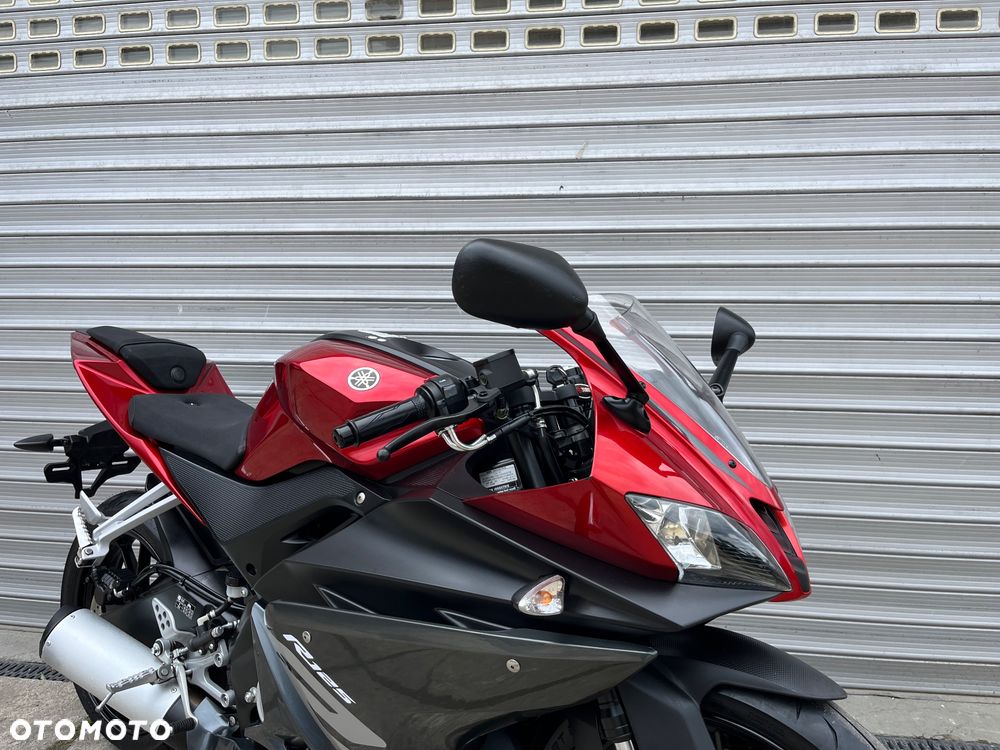 Yamaha YZF - 17