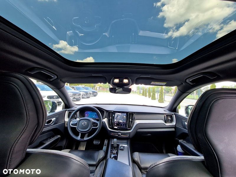 Volvo XC 60 T6 Plug-In Hybrid AWD Plus Dark - 12