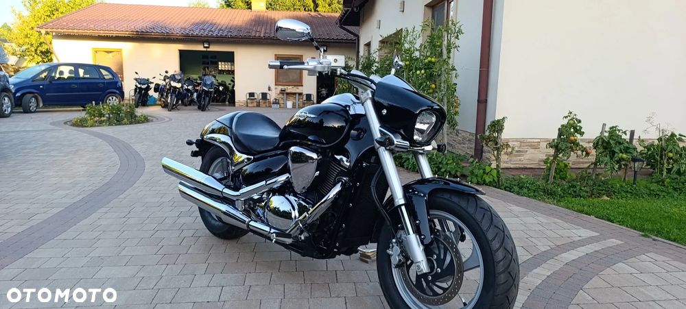 Suzuki Intruder - 4