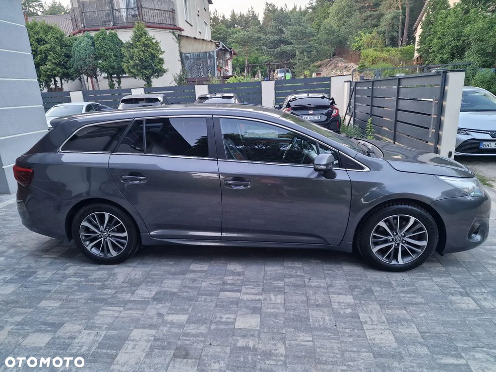 Toyota Avensis 2.0 D-4D Prestige - 6