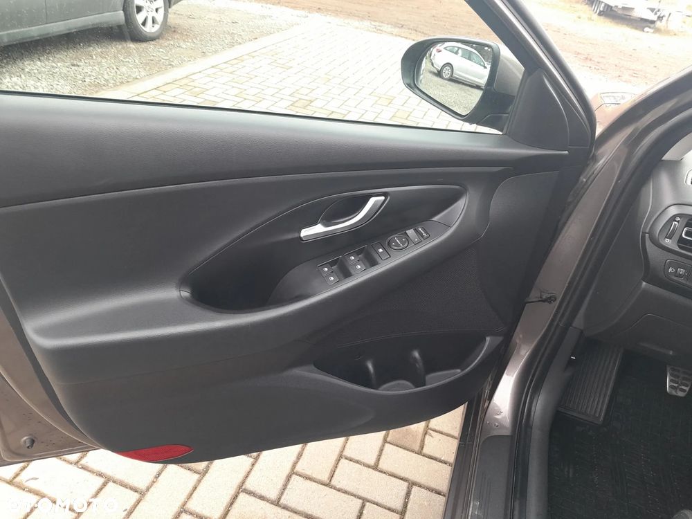 Hyundai i30 1.5 DPI Smart - 10