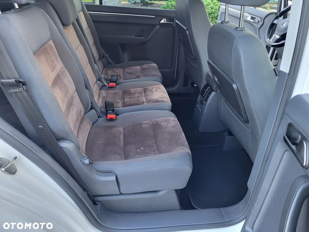 Volkswagen Touran 2.0 TDI Trendline DSG - 18