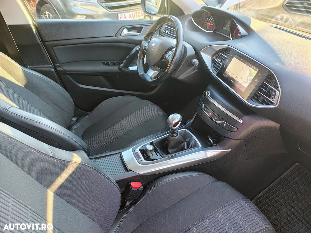 Peugeot 308 PureTech 130 GPF Stop & Start Allure Pack - 13