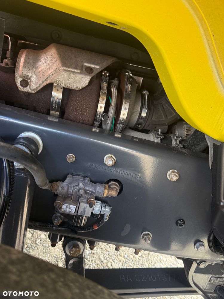 Renault C 320 SKRZYNIA 7.40m HDS FASSI F120B.1.22 + PILOT / 4x2 / STAN BDB - 19