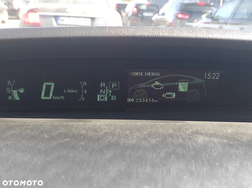 Toyota Prius (Hybrid) - 16