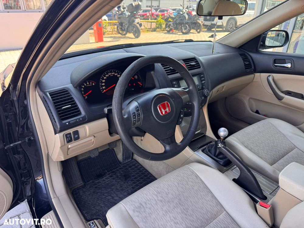 Honda Accord 2.0i Comfort - 10