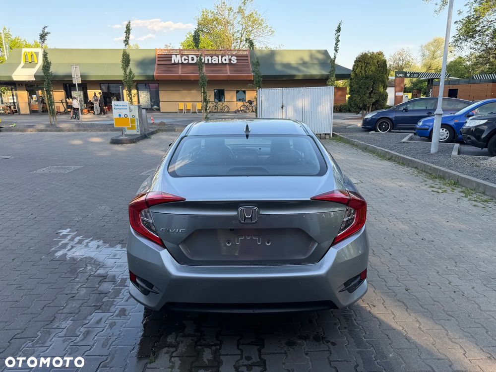 Honda Civic 1.5 T Elegance CVT - 9