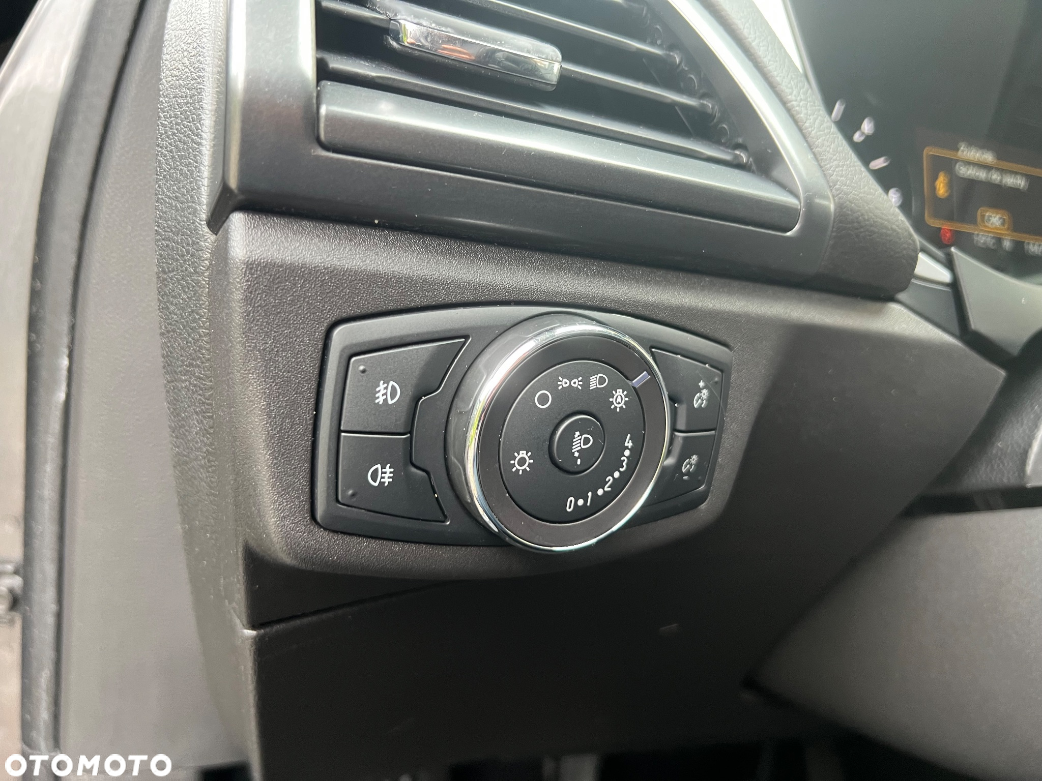 Ford Mondeo 1.5 TDCi Ambiente - 28