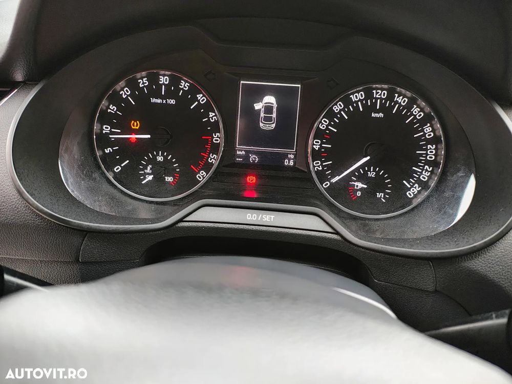 Skoda Octavia 1.6 TDI AMBITION - 14