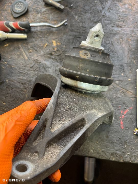Poduszka silnika prawa z łapą Bmw e39 525d 530d M57 - 2