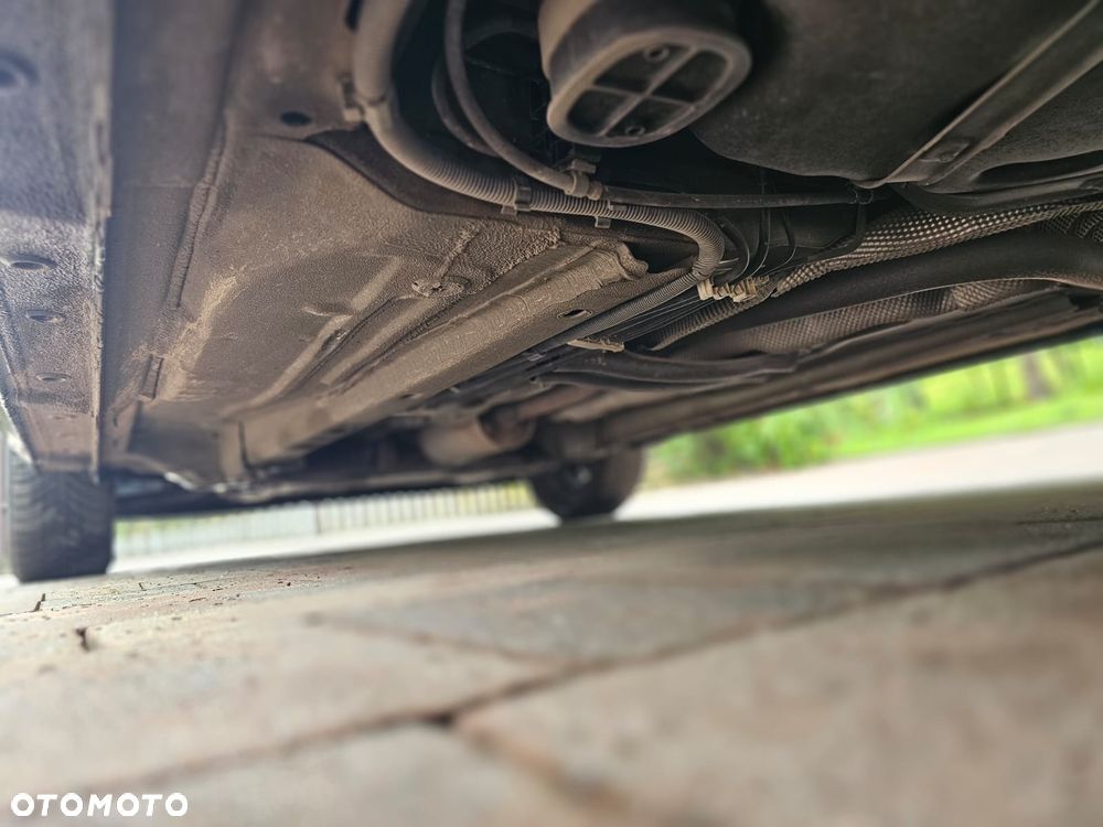 Ford Fiesta 1.4 Ghia - 22