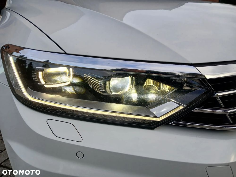 Volkswagen Passat 1.6 TDI SCR DSG - 30
