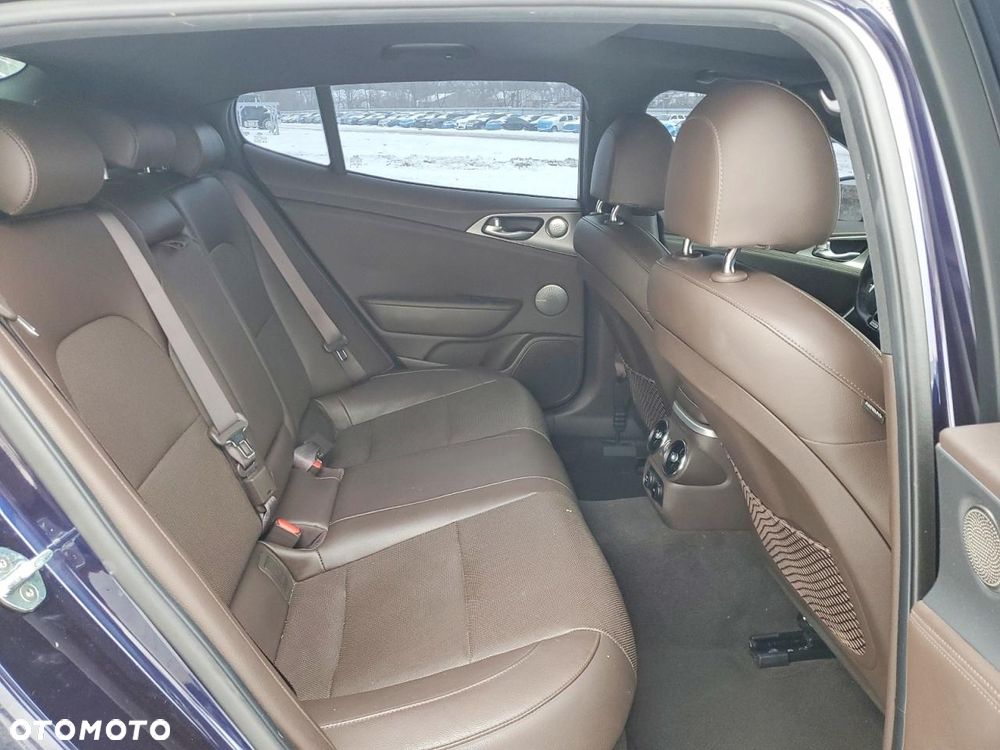 Kia Stinger 3.3 T-GDI V6 GT AWD - 11