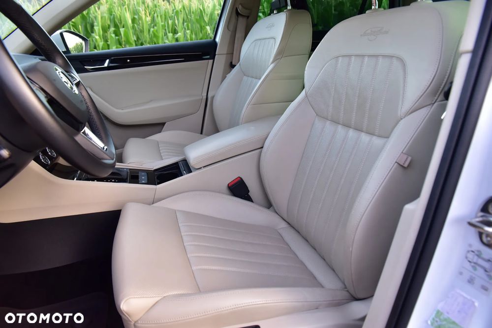 Skoda Superb 2.0 TDI SCR 4x4 L&K DSG - 23
