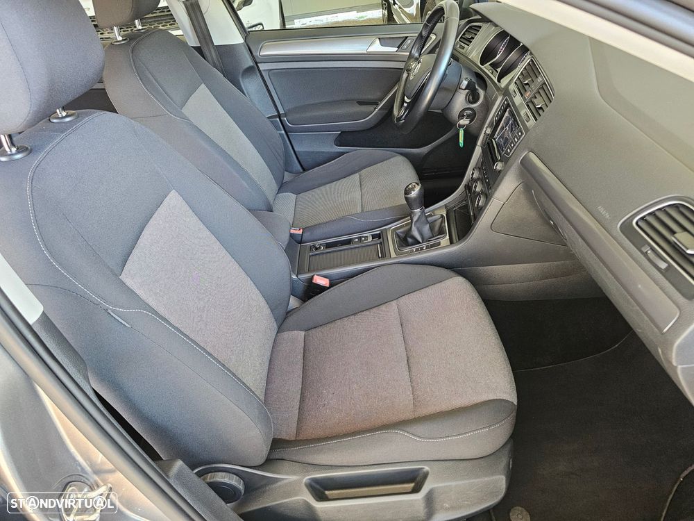 VW Golf 1.6 TDI Confortline - 18