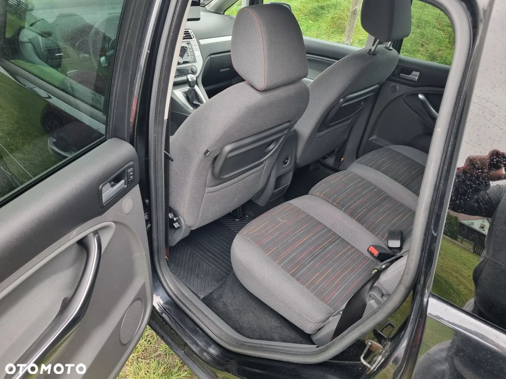 Ford C-MAX - 12