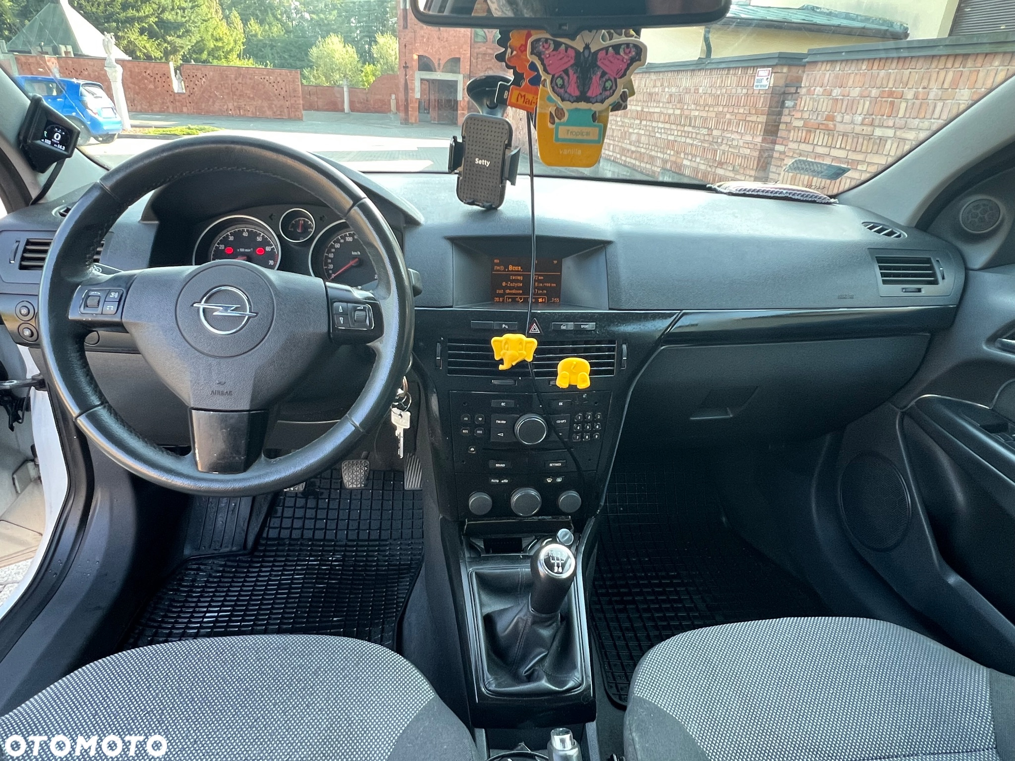 Opel Astra III GTC 1.6 Enjoy - 11