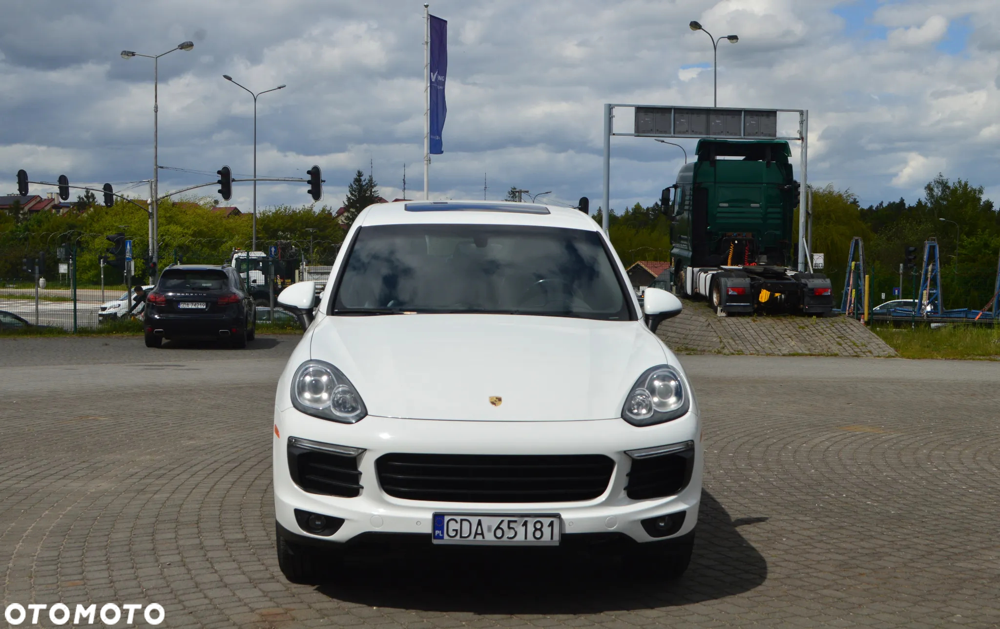 Porsche Cayenne Standard - 2