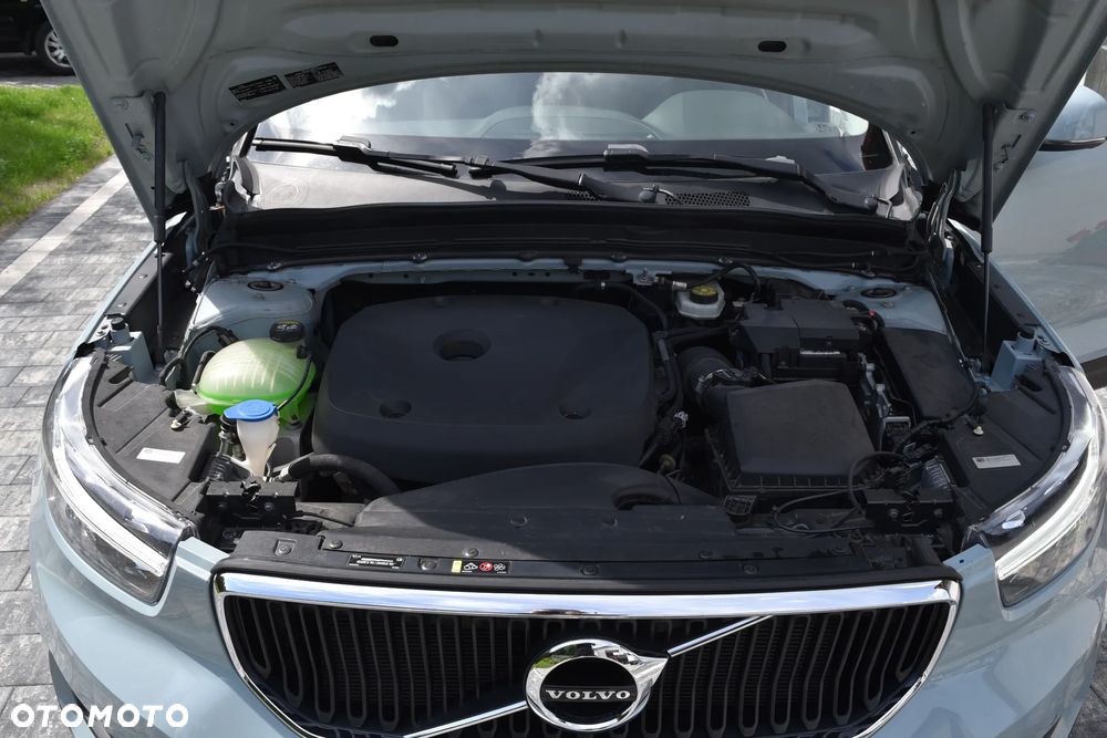 Volvo XC 40 T5 AWD Geartronic Momentum Pro - 31