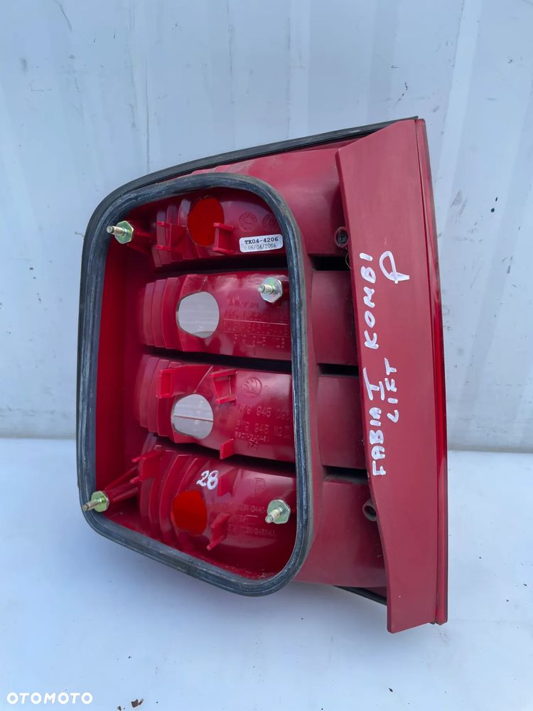 LAMPA PRAWY TYŁ SKODA FABIA I KOMBI LIFT 6Y9945112B - 3