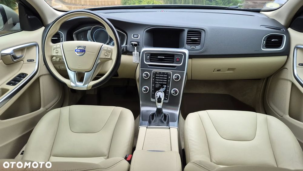 Volvo S60 D3 Geartronic Summum - 24