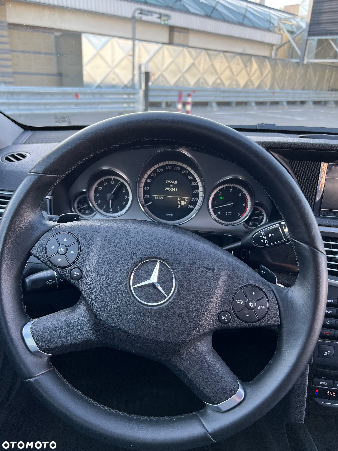 Mercedes-Benz Klasa E 350 CDI BlueEff Avantgarde - 9
