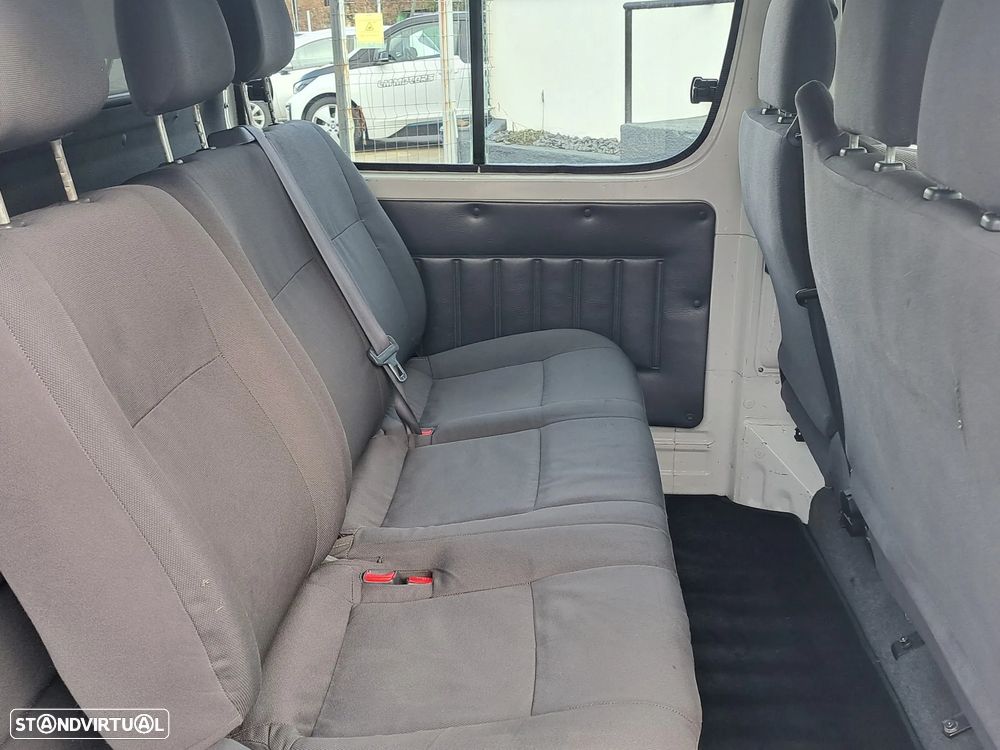 Toyota HiAce 2.5 D-4D Service 2.8T AC - 21