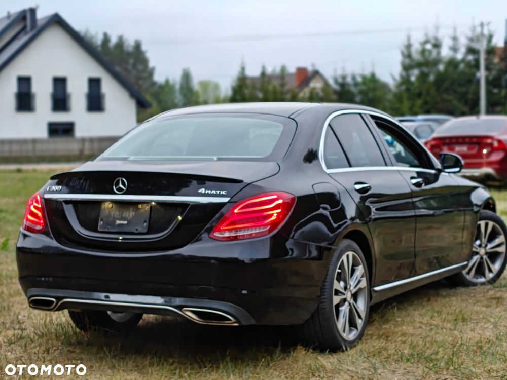 Mercedes-Benz Klasa C 300 4MATIC 9G-TRONIC - 1