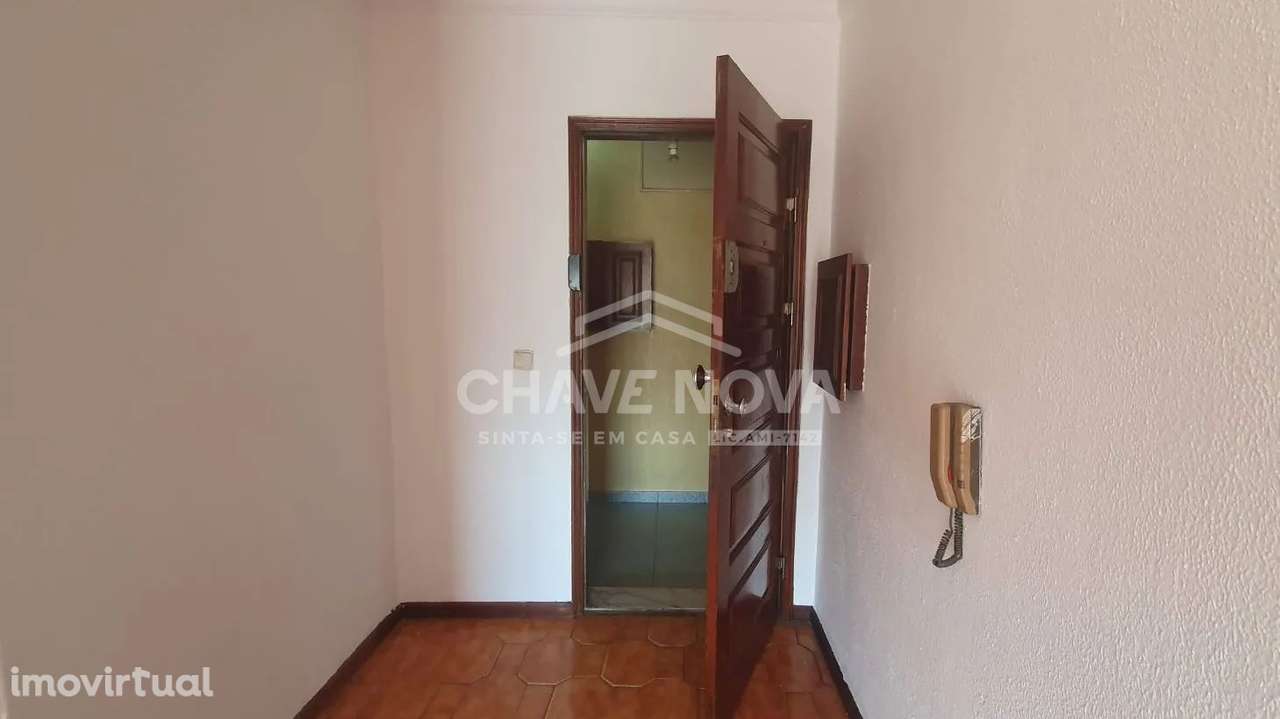 T2 c/ Varanda em Rio Tinto - Grande imagem: 5/9