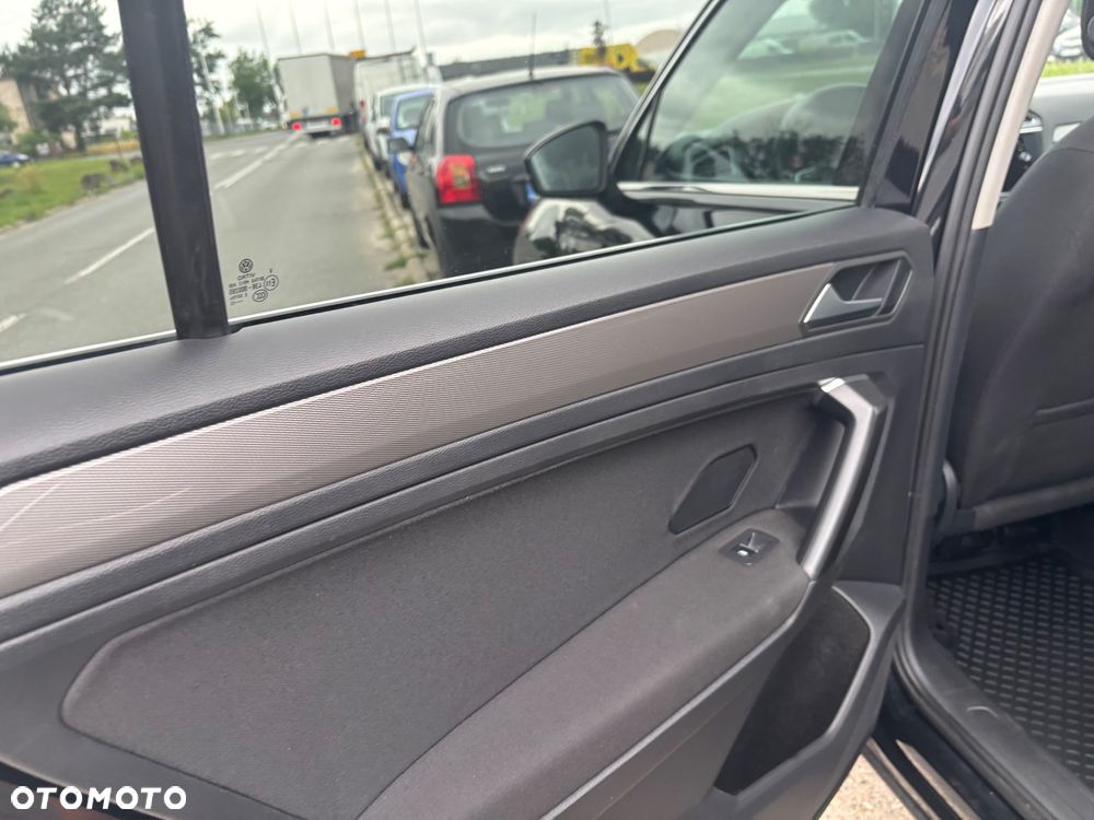 Volkswagen Tiguan 2.0 TDI SCR 4Mot Life DSG - 29
