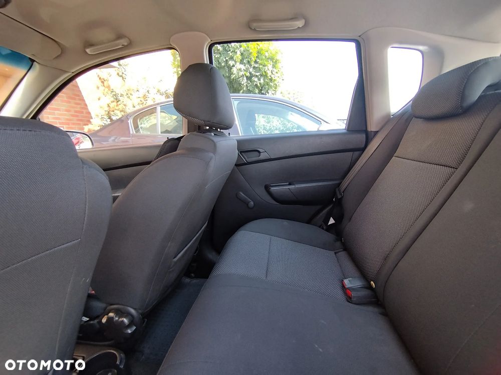 Chevrolet Aveo 1.2 16V Base+ - 27