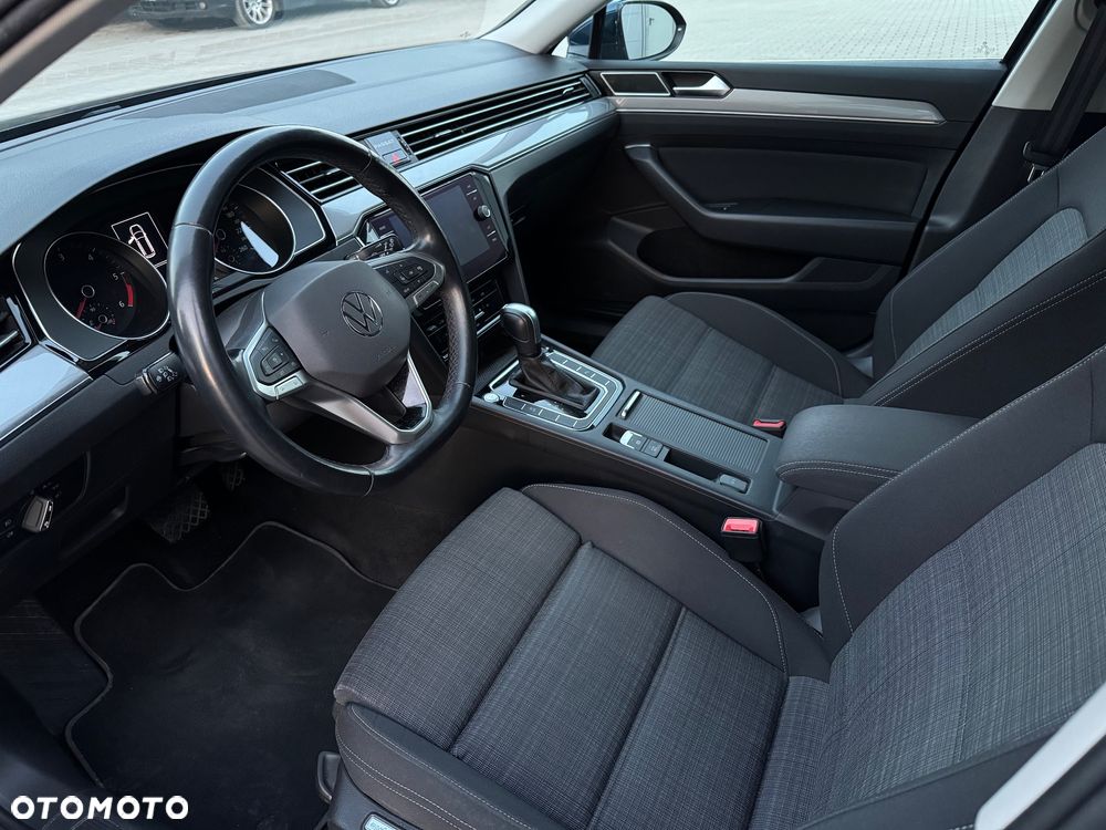Volkswagen Passat 2.0 TDI SCR DSG Comfortline - 9