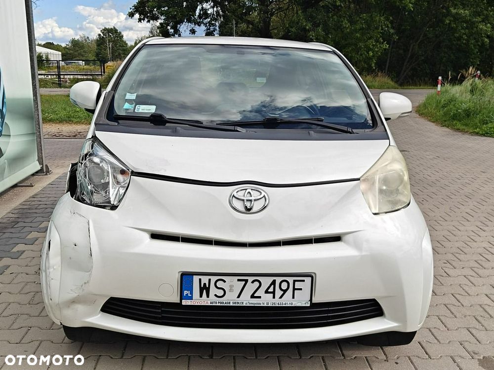 Toyota iQ - 2