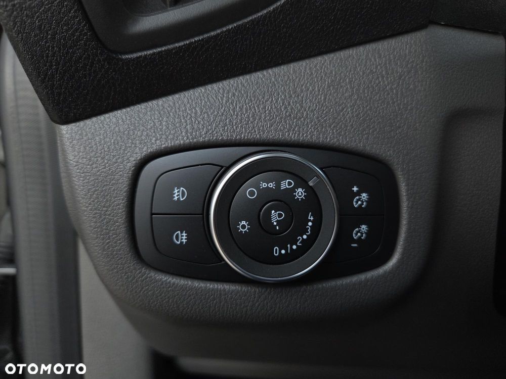 Ford Tourneo Connect Grand - 27