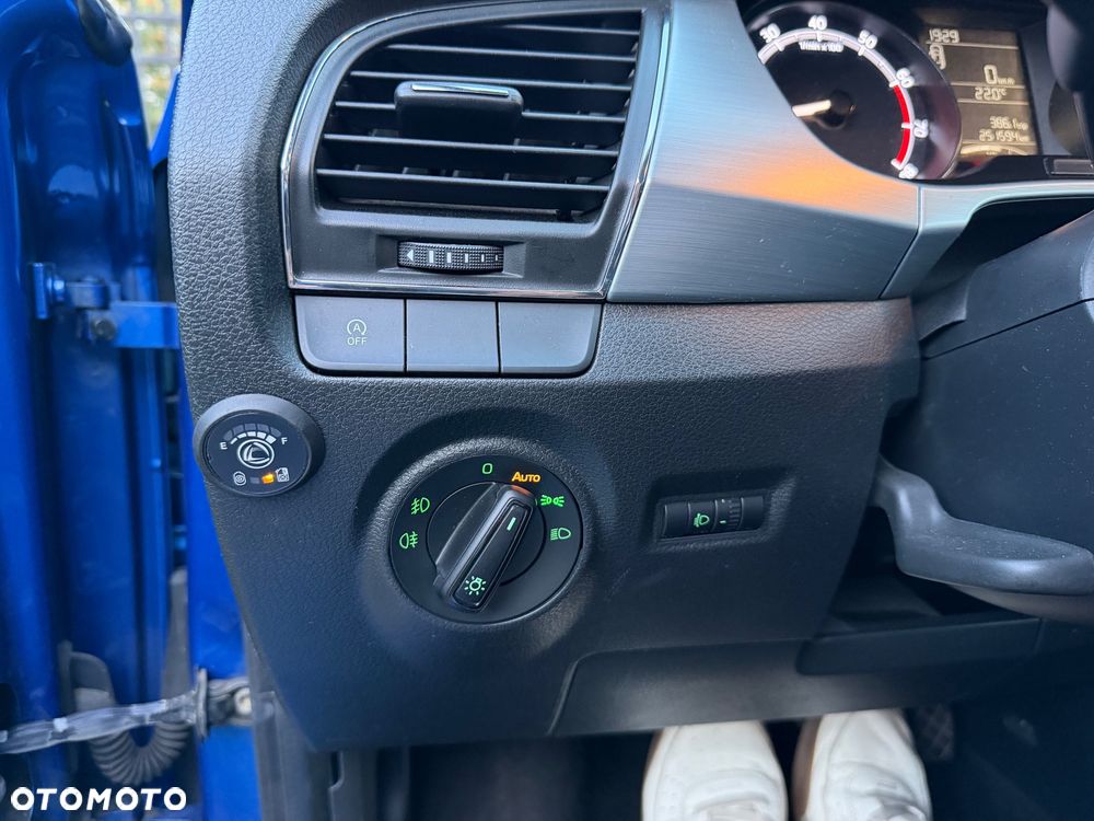 Skoda Fabia 1.0 Ambition - 10