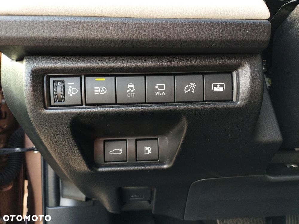 Toyota Camry - 27