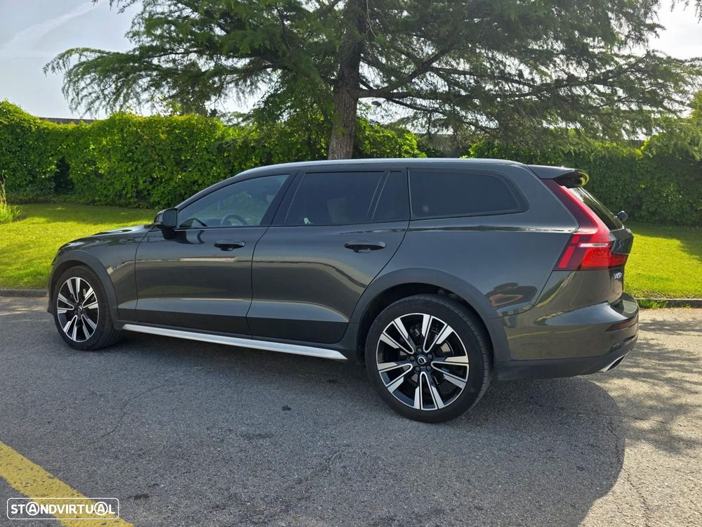 Volvo V60 Cross Country 2.0 B4 Geartronic - 11