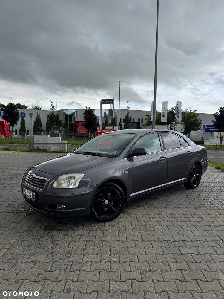 Toyota Avensis 1.6 VVT-i Luna - 2