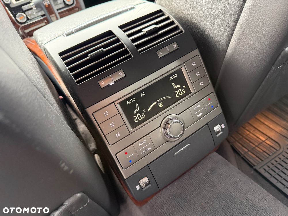 Volkswagen Phaeton 4.2 V8 4MOTION Automatik (5 Sitzer) - 40