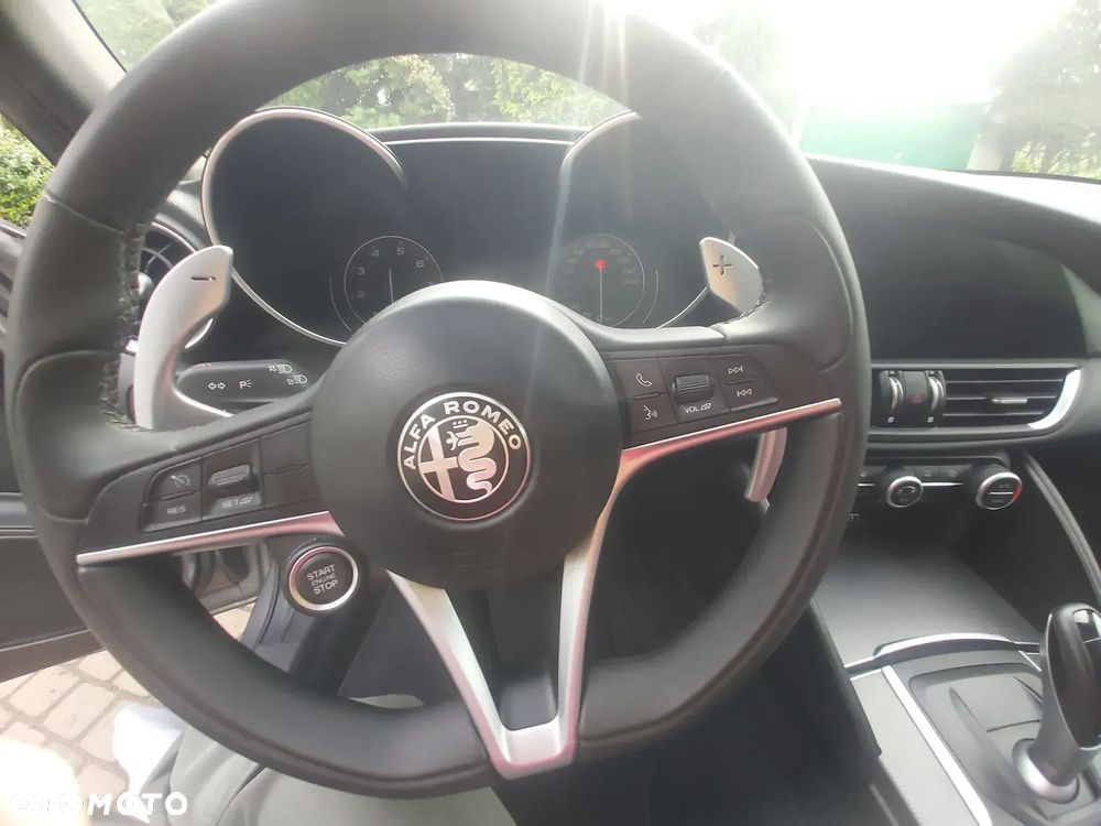 Alfa Romeo Giulia - 10