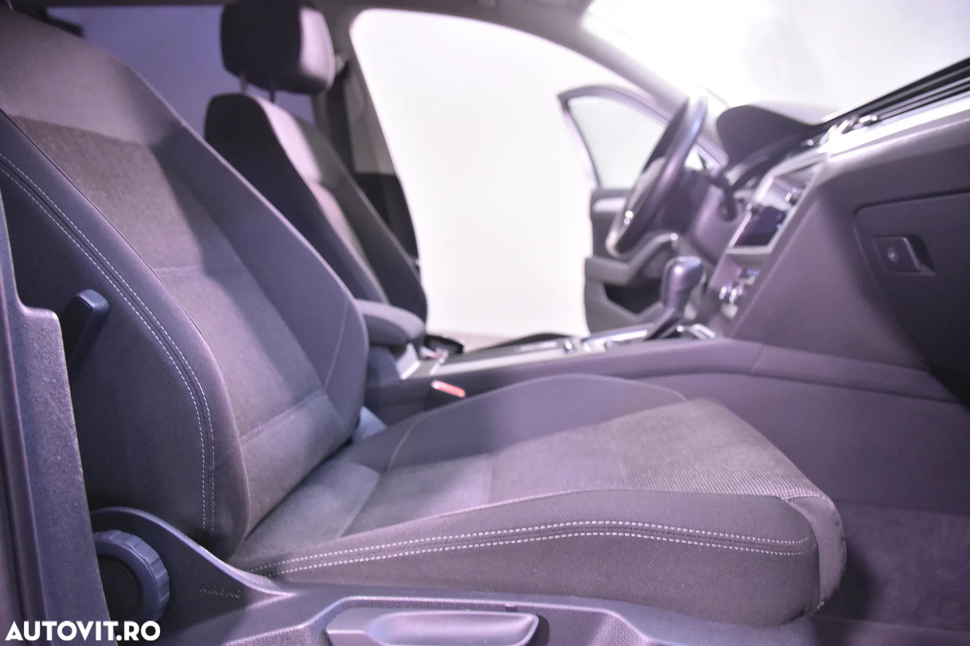 Volkswagen Passat - 11