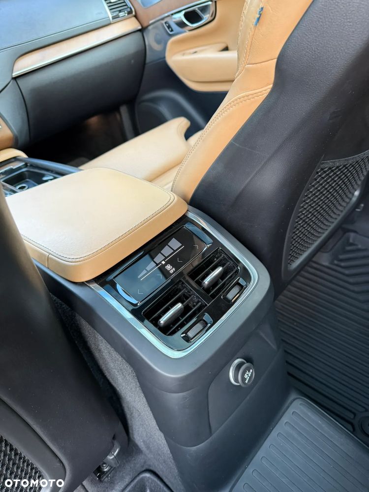 Volvo XC 90 - 12